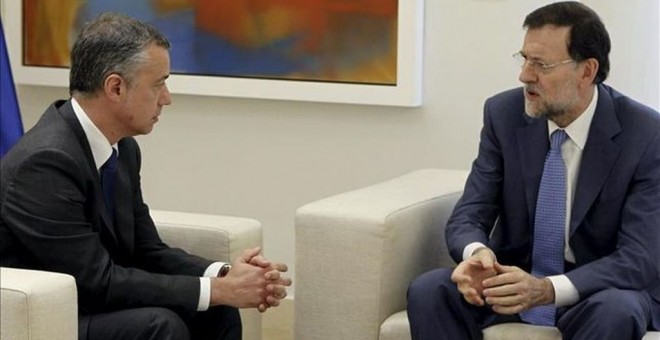 El lehendakari Iñigo Urkullu y el presidente del Gobierno, Mariano Rajoy, durante un encuentro en La Moncloa. EFE