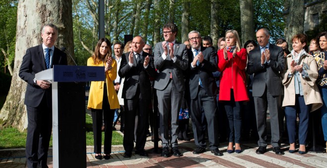 El lehendakari, Iñigo Urkullu ha participado en el homenaje al Luis Álava Sautu, responsable de la Red Álava de resistencia antifranquista, en el 75 Aniversario de su fusilamiento . EFE/ADRIÁN RUIZ DE HIERRO