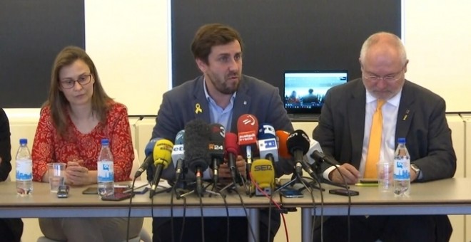 Meritxell Serret, Toni Comín i Lluís Puig en roda de premsa des de Brussel·les / Televisió de Catalunya