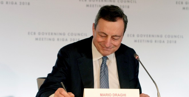 El presidente del BCE, Mario Draghi, en la rueda de prensa tras la reunión del Consejo de Gobierno en Riga. EFE/ Valda Kalnina