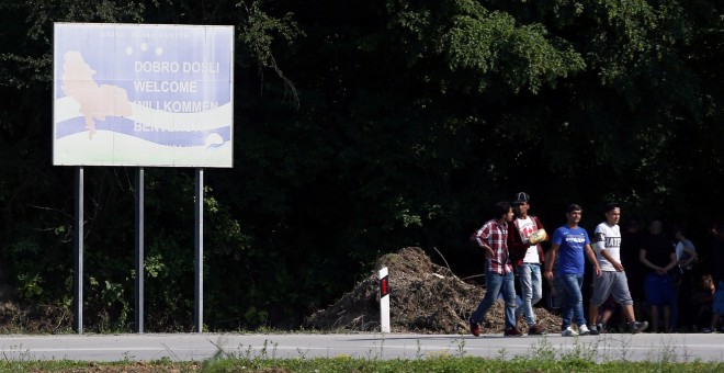 Un grupo de migrantes en la frontera entre Bosnia y Herzegovina y Croacia. - REUTERS