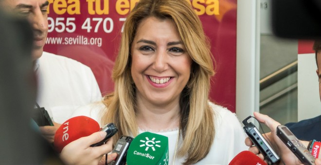 La presidenta andaluza, Susana Díaz, en unas declaraciones a los medios. EFE/ Raúl Caro