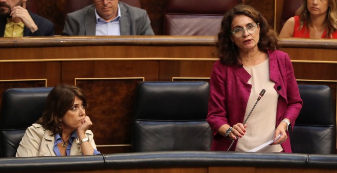 La ministra de Hacienda, María Jesús Montero  durante su intervención en el pleno del Congreso.- EFE/Ballesteros