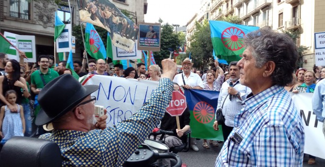 Manifestació convocada per entitats gitanes a Barcelona contra les declaracions racistes del ministre de l'Interior italià, Matteo Salvini. / JB.