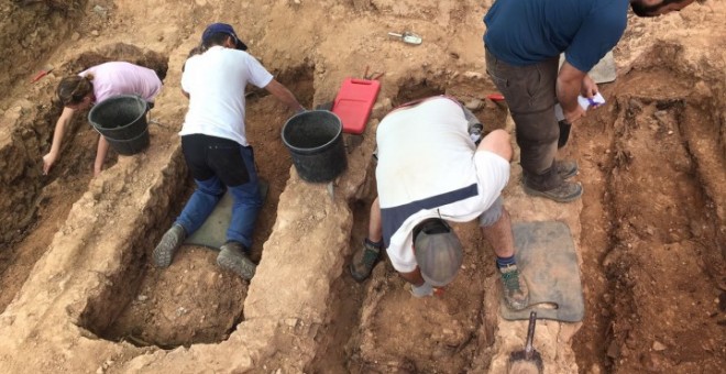 Exhumación de cuatro fosas individuales en el cementerio de Guadalajara