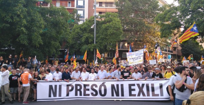 'Ni presó ni exili', criden desenes de milers de persones als carrers de Barcelona