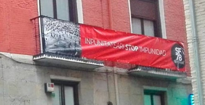 La pancarta 'Stop impunidad' que recuerda la muerte de Germán Rodríguez.
