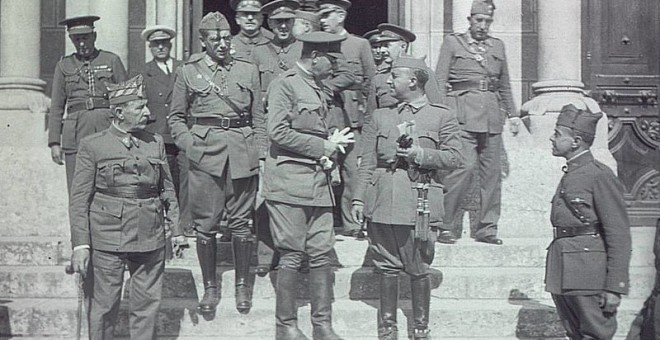 Francisco Franco y otros militares golpistas durante la Guerra Civil