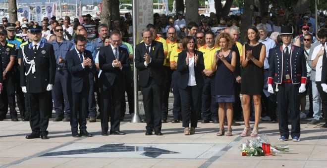 Las autoridades durante el acto de homenaje a las víctimas del atentado del 17-A en Cambrils | EFE
