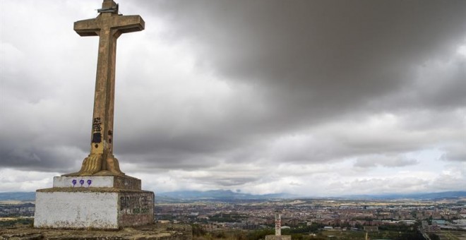 El alcalde de Vitoria, Gorka Urtaran (PNV), se ha mostrado hoy en contra de derribar la cruz ubicada en la cima del monte Olárizu 'que el franquismo utilizó de forma partidista' tras la decisión de la Junta Administrativa del concejo de Mendiola, propieta