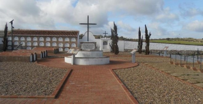 El monumento a seis aviadores nazis que sigue en pie en un paraje recóndito de la sierra de Badajoz
