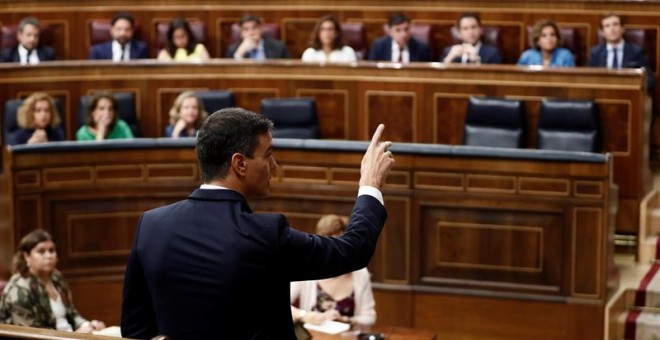 El presidente del Gobierno, Pedro Sánchez, durante la primera sesión de control al Gobierno en el Congreso del nuevo curso político. EFE//Mariscal