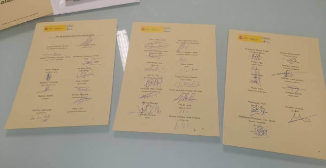 Firmas de los medios de documentación en la 'Declaración de Salamanca', sobre la información de la enfermedad de Alzheimer.