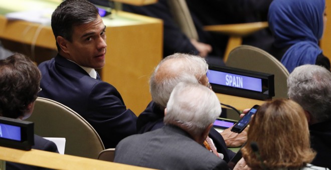 El jefe del Gobierno español, Pedro Sánchez, asiste a la apertura del nuevo periodo de sesiones de la Asamblea General de Naciones Unidas, en la sede de la ONU en Nueva Yor. EFE/ Justin Lane