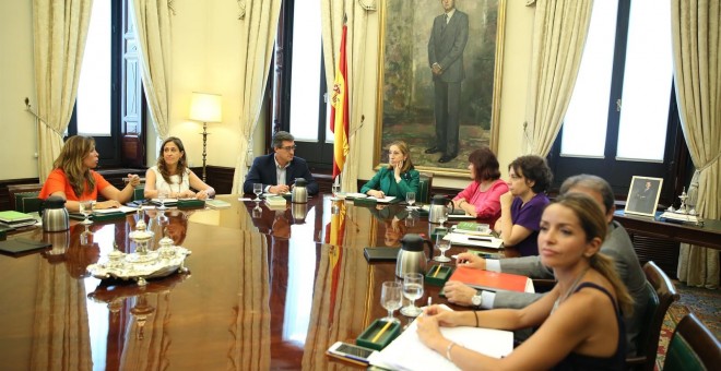 Imagen de una reunión de la Mesa del Congreso, presidida por Ana Pastor. E.P.