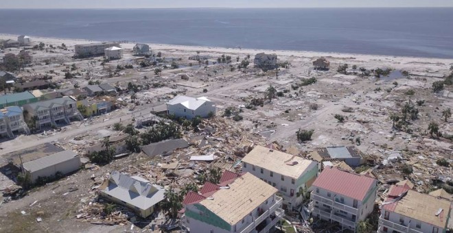 La foto aérea muestra las casas destruidas después del huracán Michael que se estrelló contra la costa noroeste de Florida en Mexico Beach, Florida, EE. UU., 11 de octubre de 2018. Fotografía tomada el 11 de octubre de 2018. Chris O'Meara / Pool a través