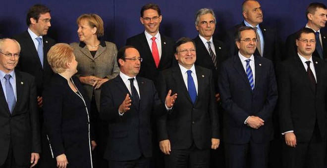 Los líderes de la Unión Europea posan para la foto de familia  en la cumbre de Bruselas del pasado mes de diciembre. REUTERS