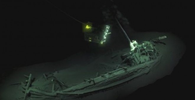 El barco intacto encontrado a 2.000 metros de profundidad.