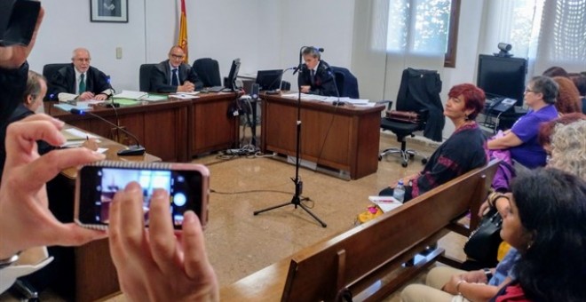 Nina Parrón, directora de Igualdad del Consell de Mallorca, durante un juicio por injurias a Jorge Skibinsky. /EUROPA PRESS