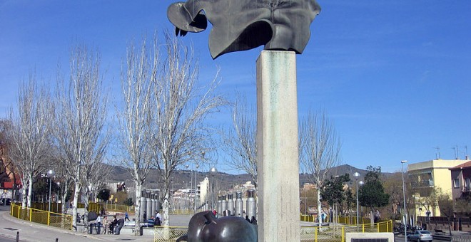 El monumento David y Goliat creado por el escultor Roy Schifrin para rendir homenaje a las Brigadas Internacionales./WIKIMEDIA