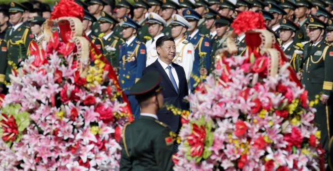 El presidente chino, Xi Jinping en la Plaza de Tiananmen de Pekín en los actos previos al Día Nacional con motivo del 69 aniversario de la fundación de la República Popular China. 2018. REUTERS / Jason Lee