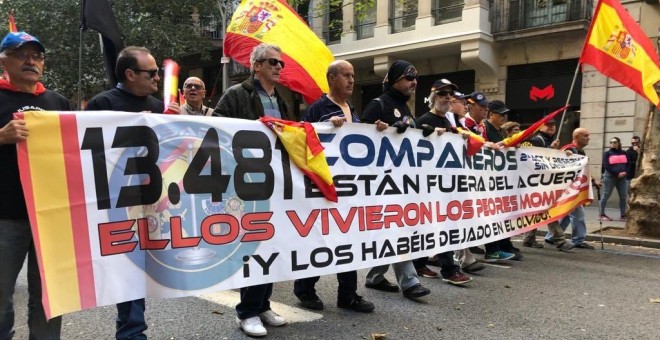 El sindicat policial Jusapol es manifesta pels carrers de Barcelona. @Jusapol