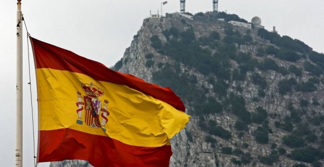 Gibraltar subirá los impuestos del tabaco, el alcohol y las gasolina tras el brexit. / EFE