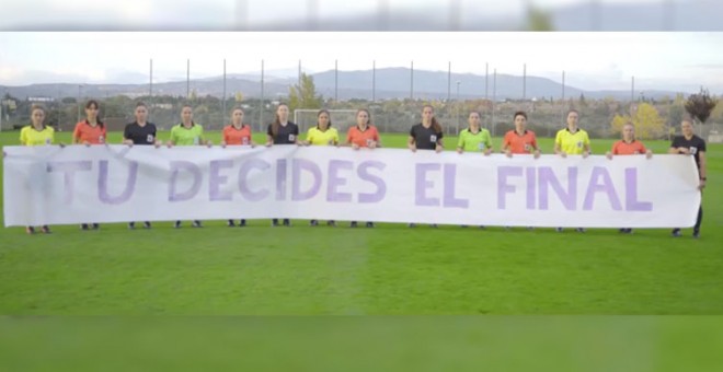 Captura de la campaña de las árbitras españolas contra la violencia machista. / FEDERACIÓN ESPAÑOLA DE FÚTBOL