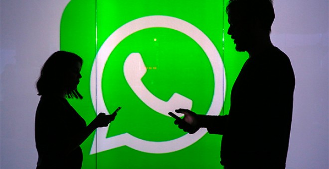 Absuelven a un condenado por agresión sexual por unos mensajes de WhatsApp | EFE