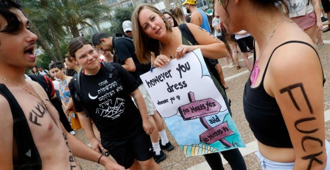 Manifestantes contra la violencia machista en una protesta de mayo de este año en Tel Aviv - Jack Guez / AFP
