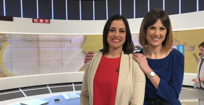 Vanessa Gregori i Adelaida Ferre, les cares del primer informatiu emès a la televisió d'À Punt el 10 de juny. FOTO: À PUNT