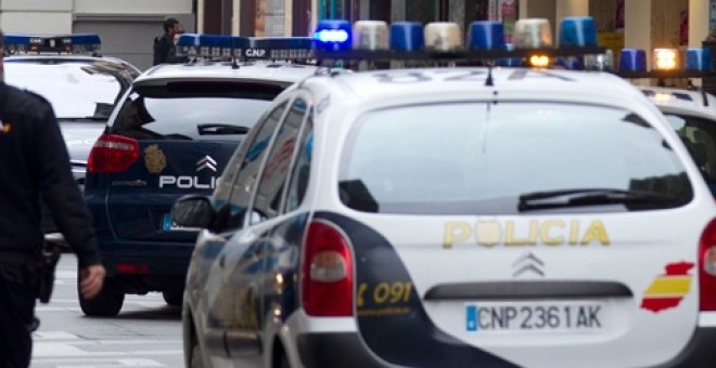 Agentes de la Policía Nacional han liberado en Huelva a una chica de 16 años que fue vendida por sus padres - EFE