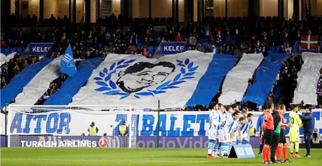 Homenaje a Aitor Zabaleta, el aficionado asesinado por un ultra del Atlético de Madrid en 1998 | EFE