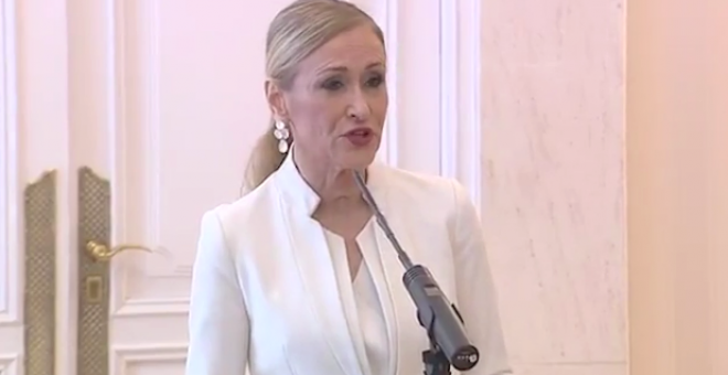 Cristina Cifuentes durante su dimisión después de que apareciera el 'caso máster' y su intento de robo en un supermercado | EFE