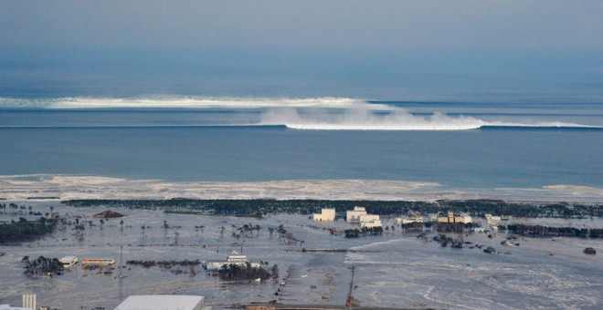 Tsunami en Natori City, Miyagi Prefecture, Japan 11.03.2011 (REUTERS/KYODO)