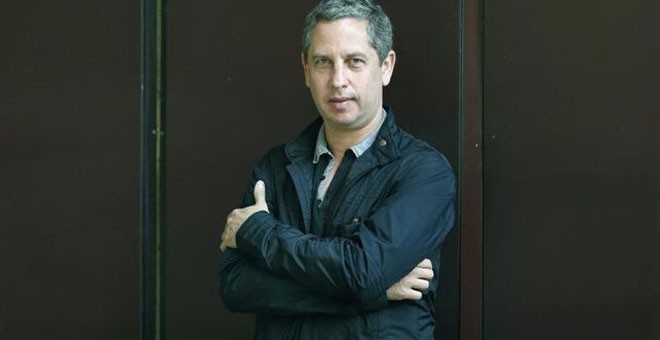El escritor argentino Guillermo Martínez gana el Premio Nadal con 'Los crímenes de Alicia'. / EFE