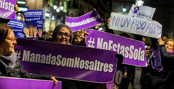 Manifestación en Barcelona convocada por la Xarxa Feminista de Catalunya. / EFE