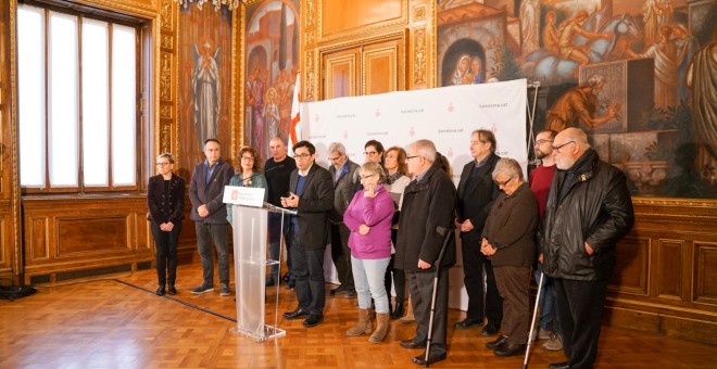 L'acte de celebració de la retirada de les medalles franquistes. AJUNTAMENT DE BARCELONA.