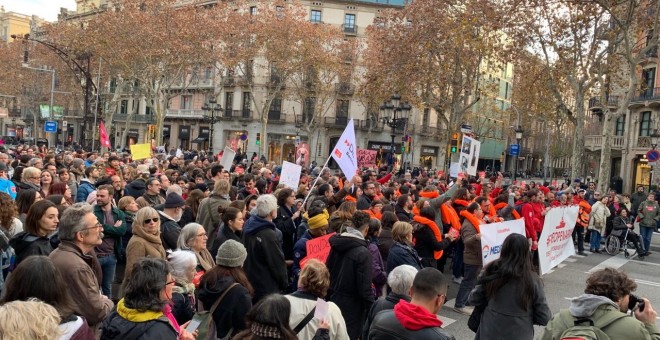 Manifestació al Passeig de Gràcia de Barcelona, en solidaritat amb Open Arms / PÚBLIC