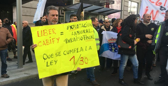 Protesta de taxistas contra Uber y Cabify en Madrid. / FOTOS: NOELIA TABANERA