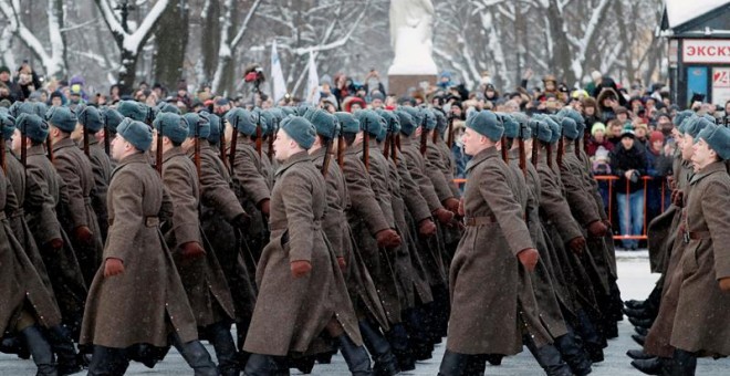 Fotos del desfile conmemorativo del levantamiento de Leningrado. EFE/EPA/ANATOLY MALTSEV
