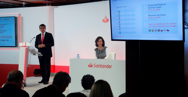 La presidenta del Banco Santander, Ana Botín y el consejero delegado, José Antonio Álvarez, durante la presentación de los resultados del grupo en 2018, en la Ciudad financiera, en Boadilla. EFE/Zipi