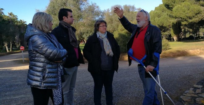 Cecilio Gordillo en una visita con familiares al campo de concentración de la Corchuela. Fuente CGT Andalucía