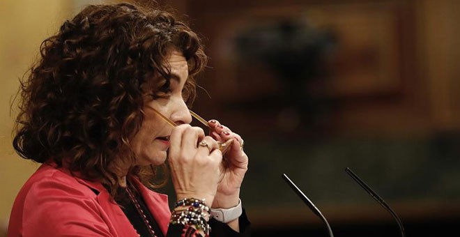 La ministra de Hacienda, María Jesús Montero, en el debate de los Presupuestos de 2019 en el Congreso. / EFE