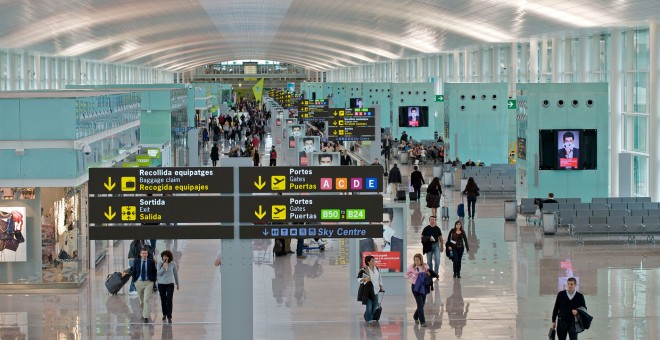 Interior de la Terminal 1 del Aeropuerto de Barcelona El Prat / EFE