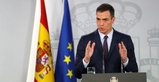 15/02/2019.- El presidente del Gobierno, Pedro Sánchez, durante su comparecencia este viernes en el Palacio de la Moncloa para hacer una declaración institucional. EFE/ Chema Moya