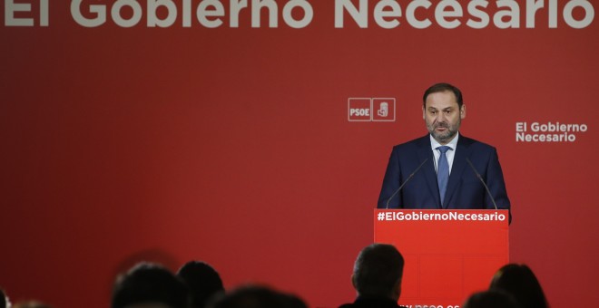 El secretario de Organización del PSOE y ministro de Fomento, José Luis Ábalos, durante la rueda de prensa posterior a la reunión de la Ejecutiva Federal de la formación en Madrid. EFE/Ballesteros