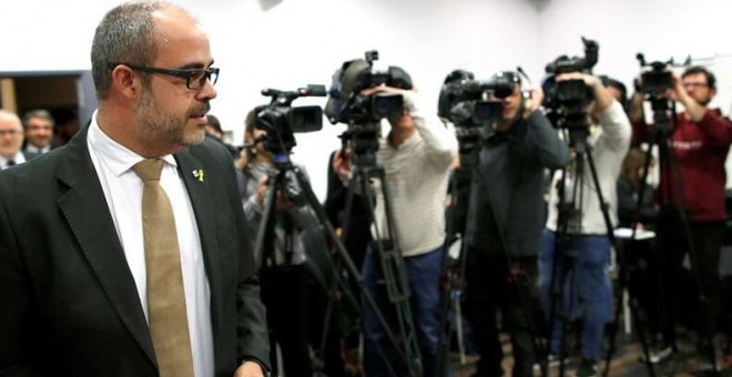 El conseller d'Interior, Miquel Buch, a punt de comparèixer davant els mitjans de comunicació. EFE/ Alejandro García