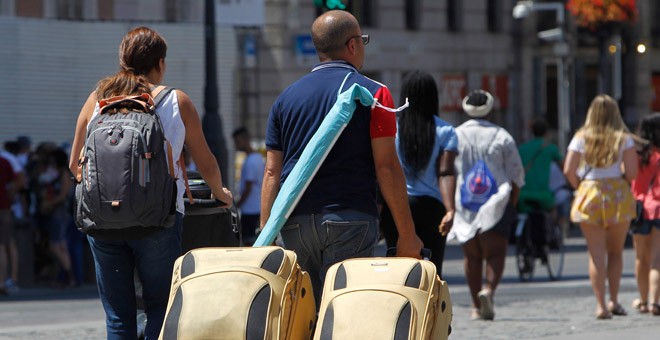 La amenaza de la proliferación de pisos turísticos pende sobre el centro de Madrid. / EFE