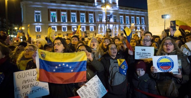 La comunidad venezolana en España se manifiesta en apoyo de Juan Guaidó.- EFE